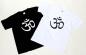Preview: WEIßES OM T-SHIRT GRÖßE M AUS 100% BAUMWOLLE  NEPAL HANDBEDRUCKT