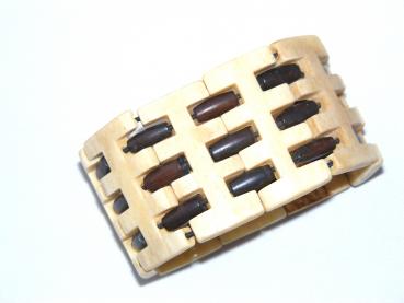 HELLES BÜFFELKNOCHENARMBAND MIT DUNKLEN PERLEN