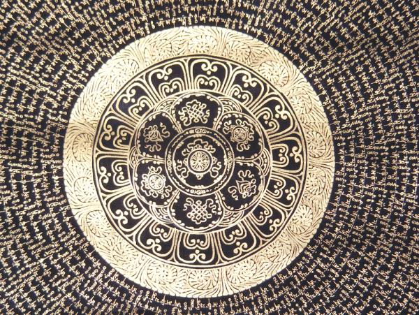 OM MANDALA THANGKA MIT TIBETISCHEN GLÜCKSSYMBOLEN