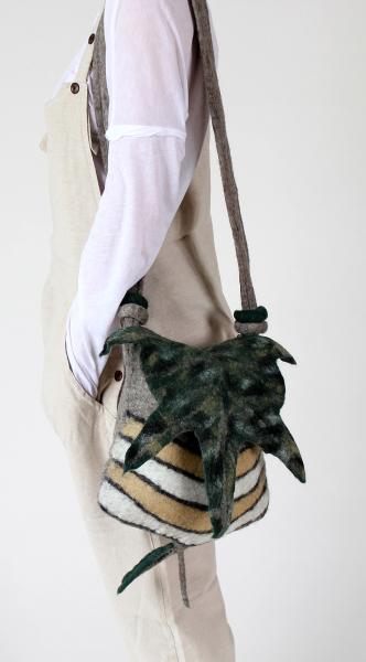 TOLLE NATURFARBENE TASCHE AUS FILZ MAßE: 32CM X33CM
