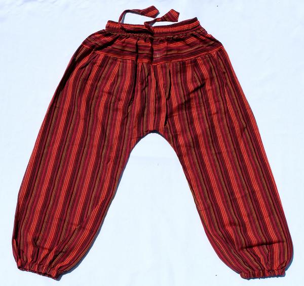 ROTGESTREIFTE ALADIN KINDERHOSE HANDARBEIT NEPAL