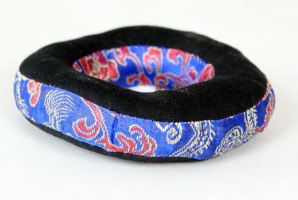KLEINES BLAUES KLANGSCHALENKISSEN RING DONUT HANDARBEIT BROKAT NEPAL