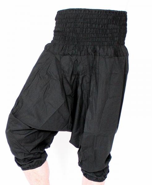 KURZE SCHWARZE ALADINHOSE MIT BREITEM BUND