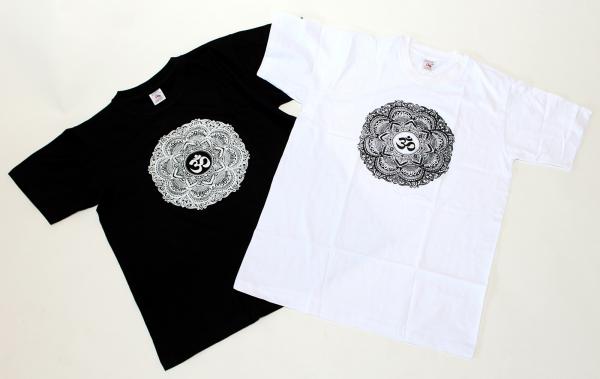 WEIßES OM MANDALA T-SHIRT GRÖßE XL AUS 100% BAUMWOLLE  NEPAL HANDBEDRUCKT